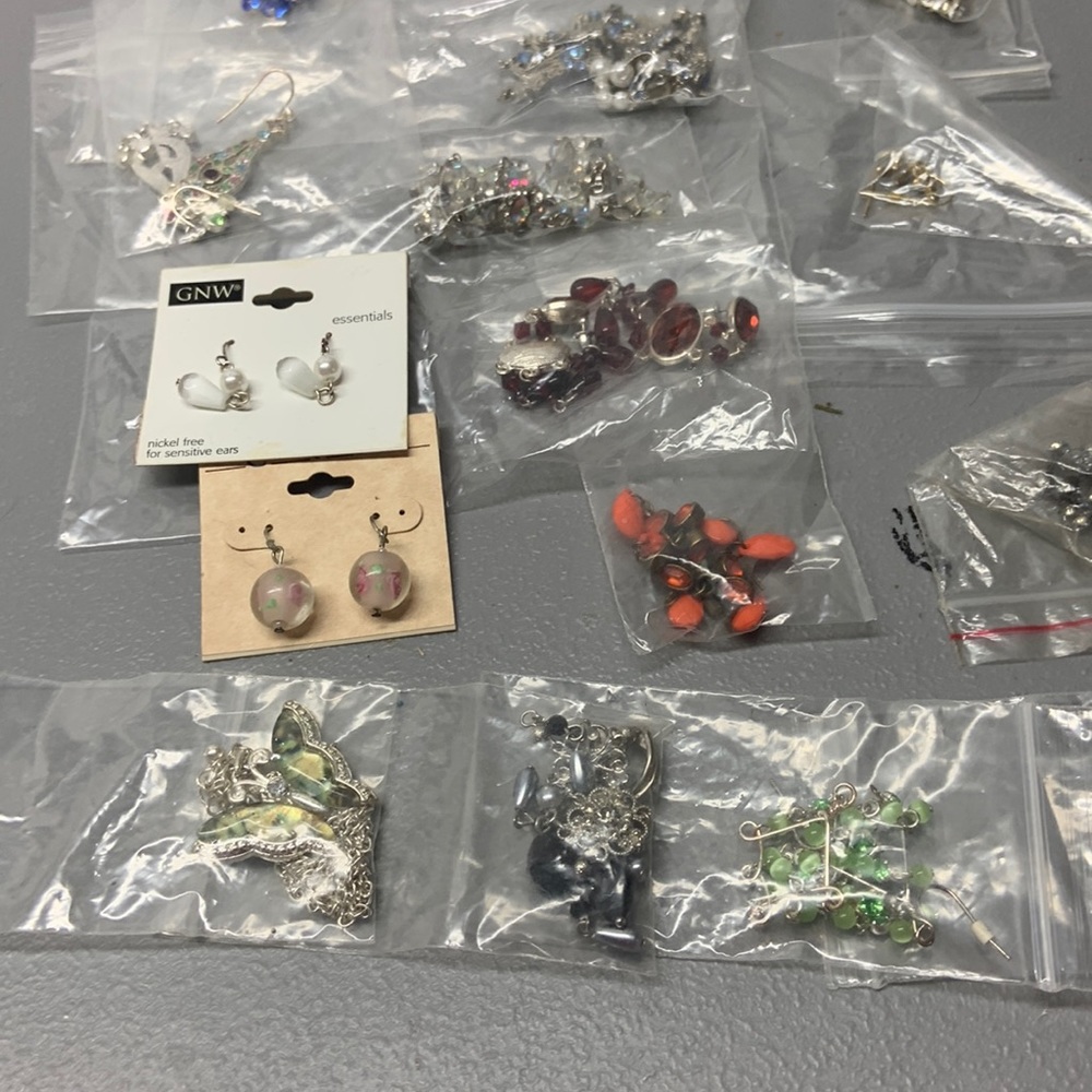A lot of jewelry earrings